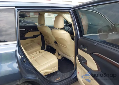 2015 Toyota Highlander Limited Platinum V6 from USA, damaged, VIN 5TDYKRFH8FS101291